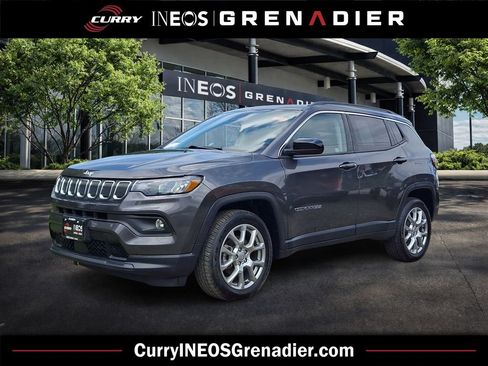 Used 2022 Jeep Compass Latitude w/ Sun and Sound Group AWD/4WD image 1