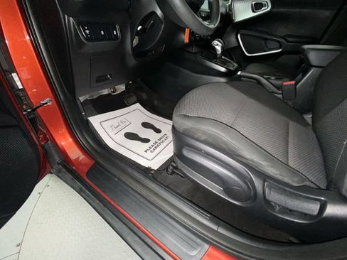 Used 2021 Kia Soul LX FWD image 12