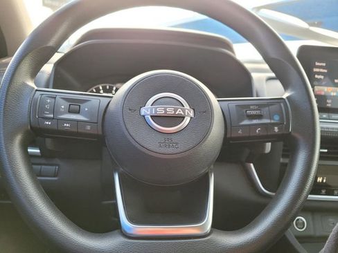 Used 2023 Nissan Rogue SV image 27