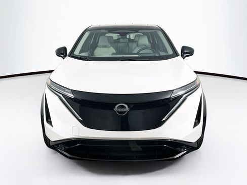 Used 2023 Nissan Ariya FWD image 2