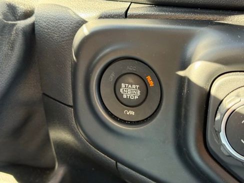 Used 2021 Jeep Wrangler Unlimited Sahara w/ Cold Weather Group AWD/4WD image 19