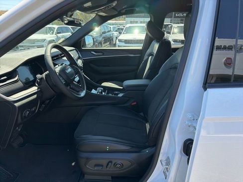 New 2026 Jeep Grand Cherokee L 4WD image 12