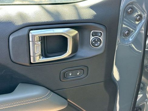 New 2025 Jeep Gladiator Mojave w/ Safety Group image 15