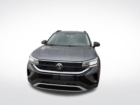 Used 2023 Volkswagen Taos S FWD image 2