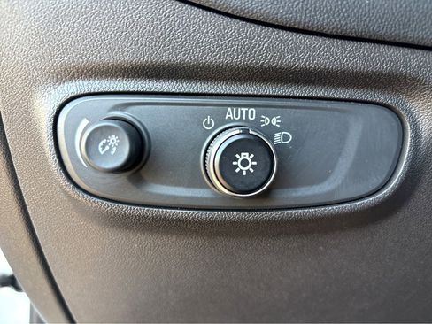 Used 2022 Chevrolet Equinox LT image 16