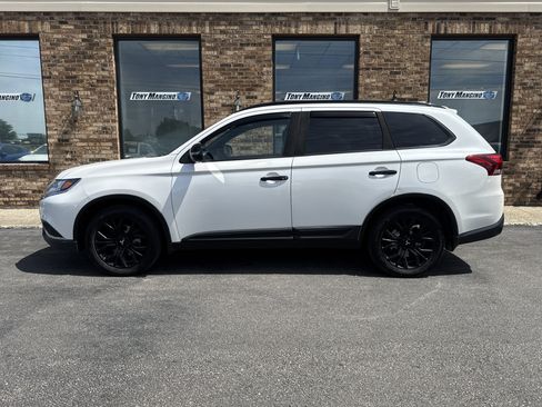 Used 2019 Mitsubishi Outlander LE AWD/4WD image 2