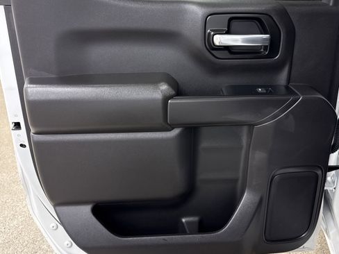 Used 2024 Chevrolet Silverado 1500 Custom Trail Boss w/ LPO, Dark Essentials Package image 10