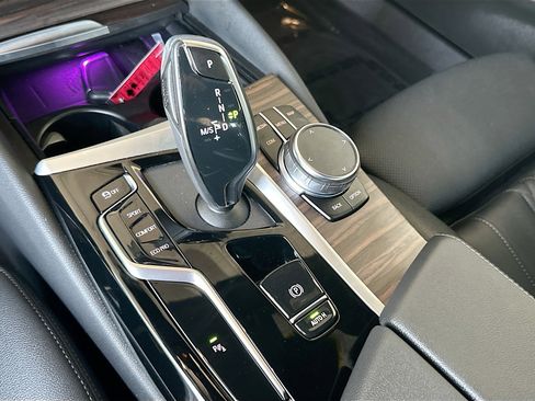 Used 2023 BMW 540i w/ Convenience Package image 17