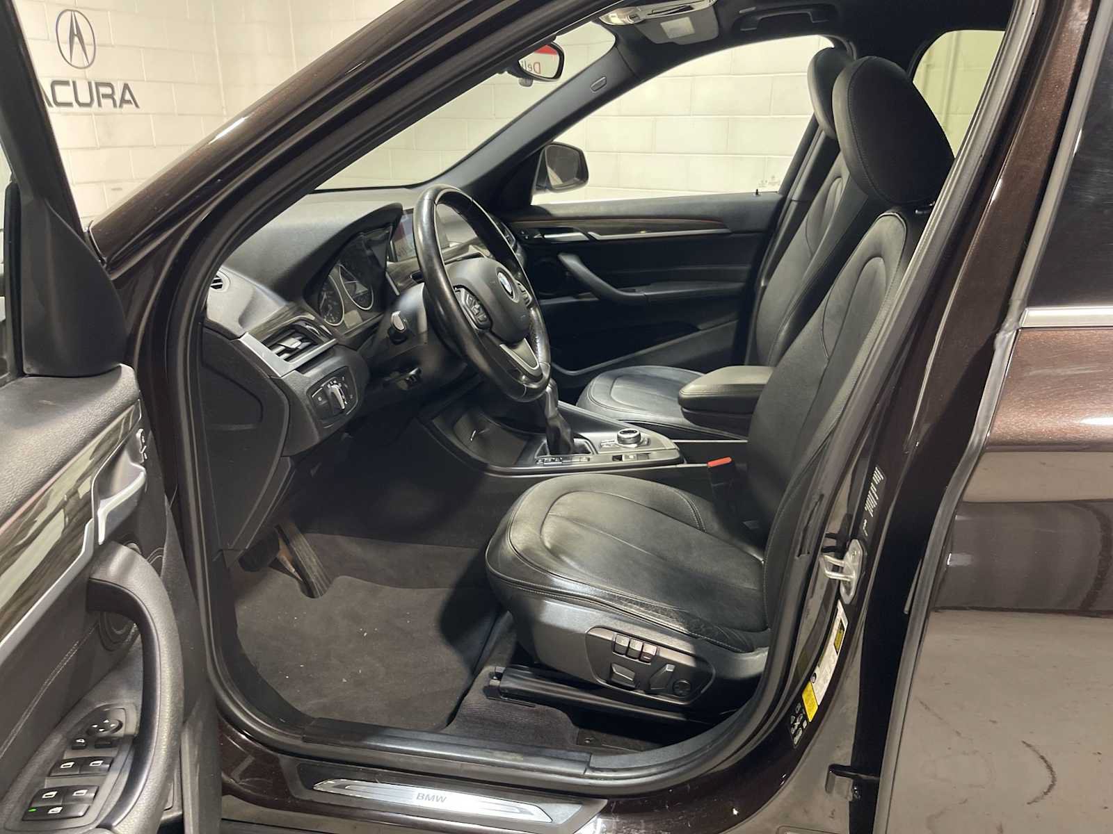 Used 2018 BMW X1 xDrive28i AWD/4WD image 2