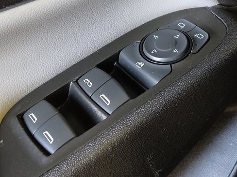 Used 2022 Chevrolet Equinox LS AWD/4WD image 27
