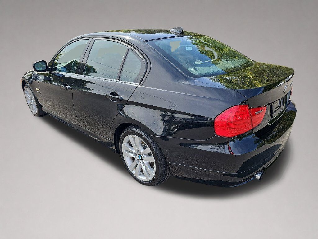 Used 2011 BMW 335i xDrive Sedan AWD/4WD image 6