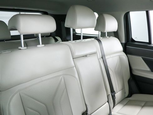 Used 2025 Hyundai Santa Fe SEL FWD image 28