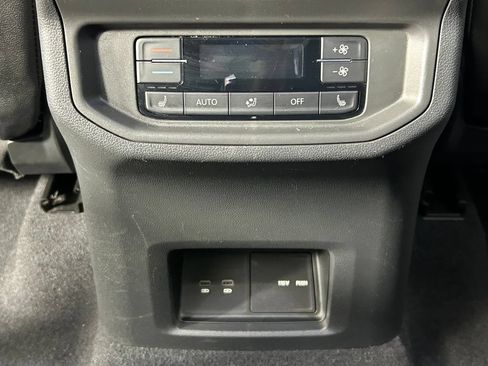Used 2024 Volkswagen Atlas SEL AWD/4WD image 19