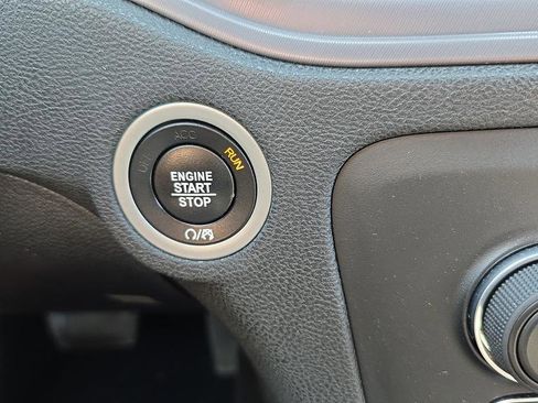 Used 2023 Dodge Charger SXT RWD image 23