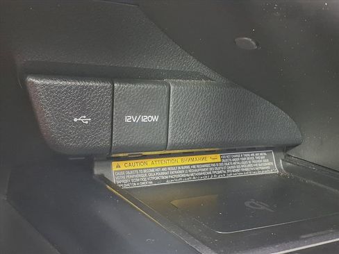 Used 2020 Toyota Camry XSE image 15