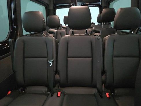 Used 2024 Mercedes-Benz Sprinter 2500 image 2