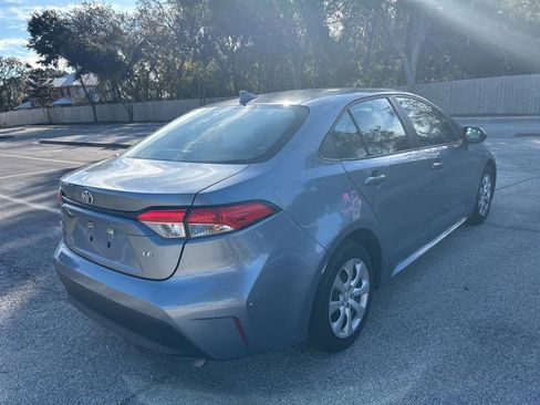 Used 2023 Toyota Corolla LE image 3