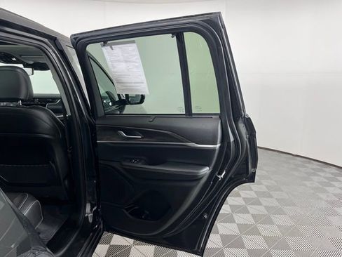 Used 2023 Jeep Grand Cherokee Limited w/ Luxury Tech Group II image 45