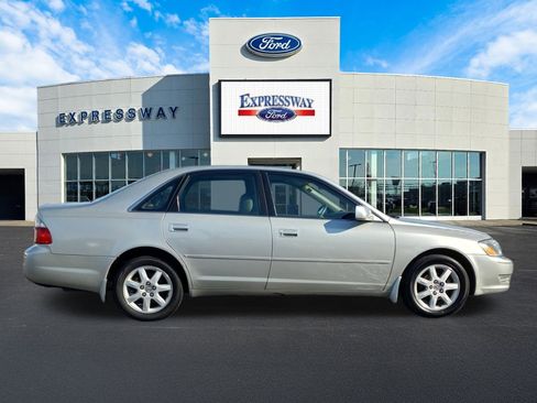 Used 2004 Toyota Avalon XLS image 5