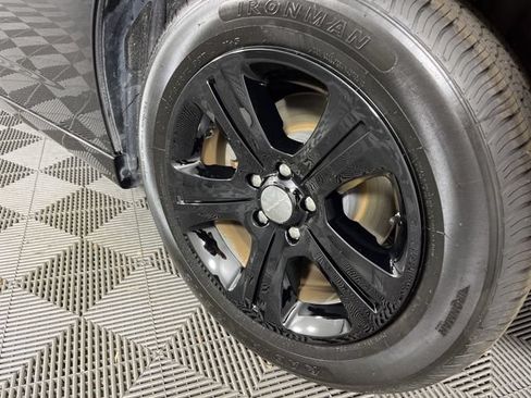 Used 2023 Dodge Charger SXT RWD image 14