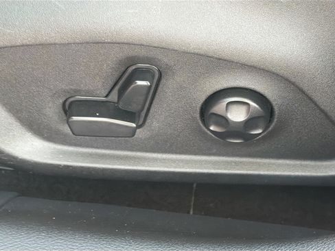 Used 2018 Jeep Compass Latitude w/ Popular Equipment Group FWD image 24