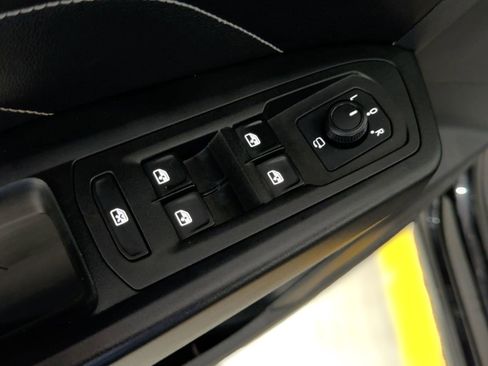 Used 2020 Volkswagen Atlas Cross Sport SEL Premium image 13