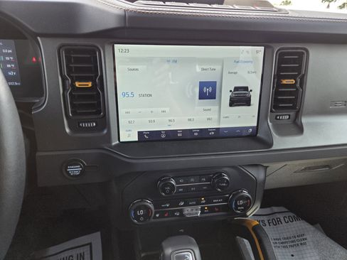 Used 2024 Ford Bronco Badlands AWD/4WD image 36