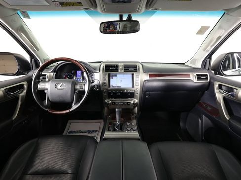 Used 2018 Lexus GX 460 Luxury w/ Preferred Accessory Package AWD/4WD image 28