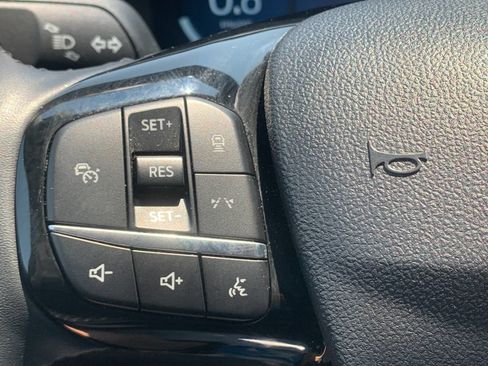 Used 2025 Ford Escape Platinum AWD/4WD image 29