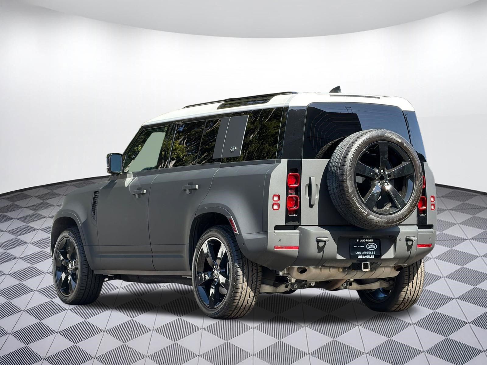 Used 2024 Land Rover Defender 110 X-Dynamic SE AWD/4WD image 37