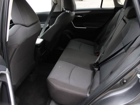 Used 2025 Toyota RAV4 XLE AWD/4WD image 16