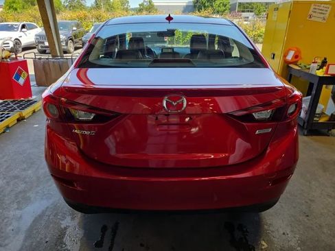 Used 2017 MAZDA MAZDA3 Grand Touring w/ Premium Equipment Package FWD image 2