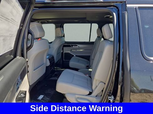 New 2026 Jeep Grand Wagoneer 2WD w/ Premium Group I image 16