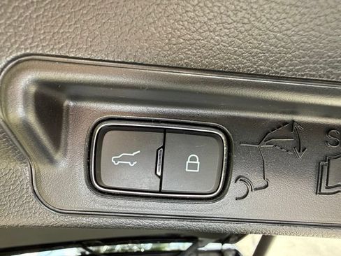 Used 2021 Ford Explorer 2WD image 40