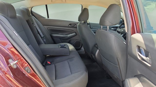 Used 2024 Nissan Altima 2.5 SV FWD image 14