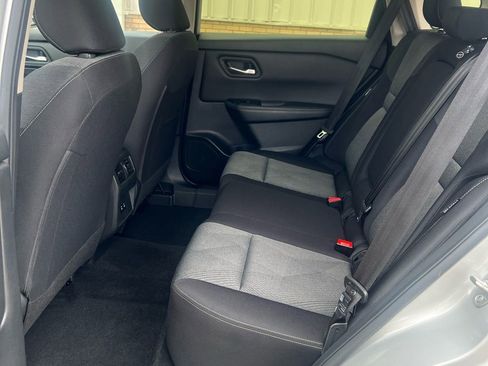 Used 2024 Nissan Rogue SV image 18