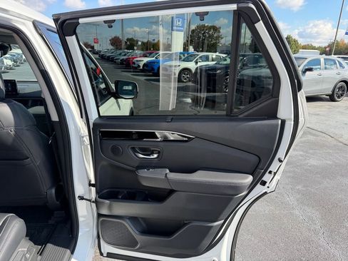 New 2025 Honda Pilot EX-L image 21