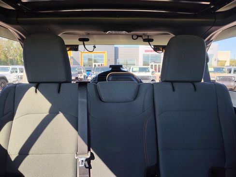 New 2025 Jeep Wrangler Unlimited Rubicon w/ Convenience Group image 26