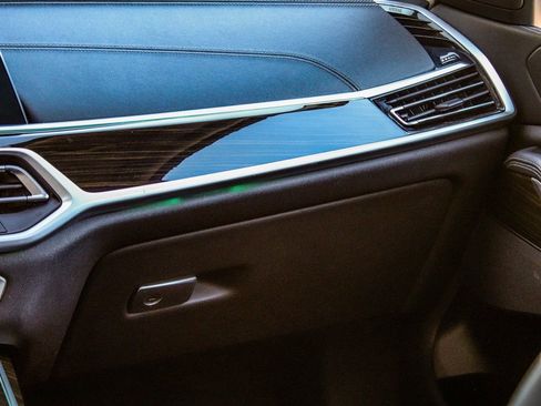 Used 2021 BMW X7 xDrive40i image 19