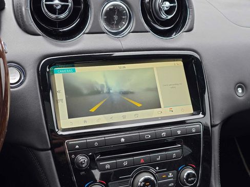 Used 2019 Jaguar XJ L Portfolio RWD image 23