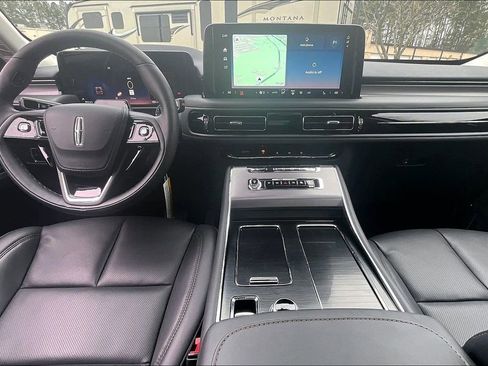 New 2026 Lincoln Aviator Premiere image 5