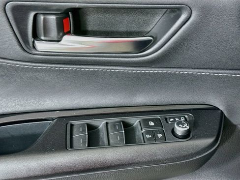 Used 2021 Toyota Venza LE w/ Carpet Mat Package (TMS) AWD/4WD image 21