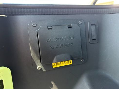 Used 2023 Ford F150 Lightning Platinum AWD/4WD image 16