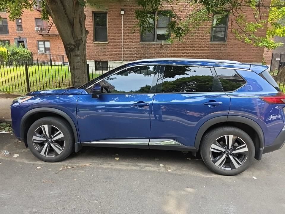 Used 2023 Nissan Rogue SL AWD/4WD image 3