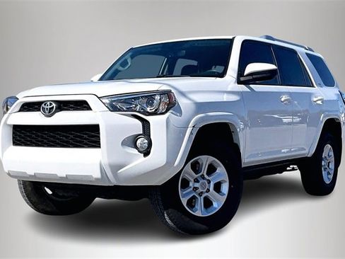 Used 2018 Toyota 4Runner SR5 image 2