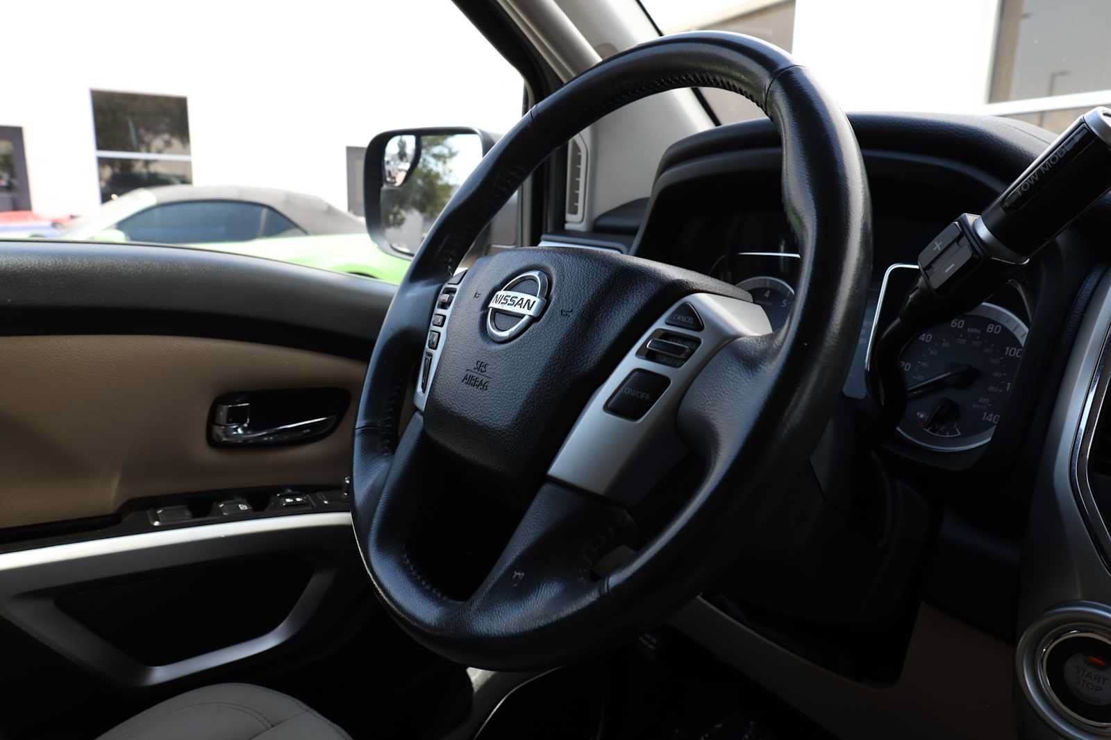 Used 2017 Nissan Titan SV RWD image 15