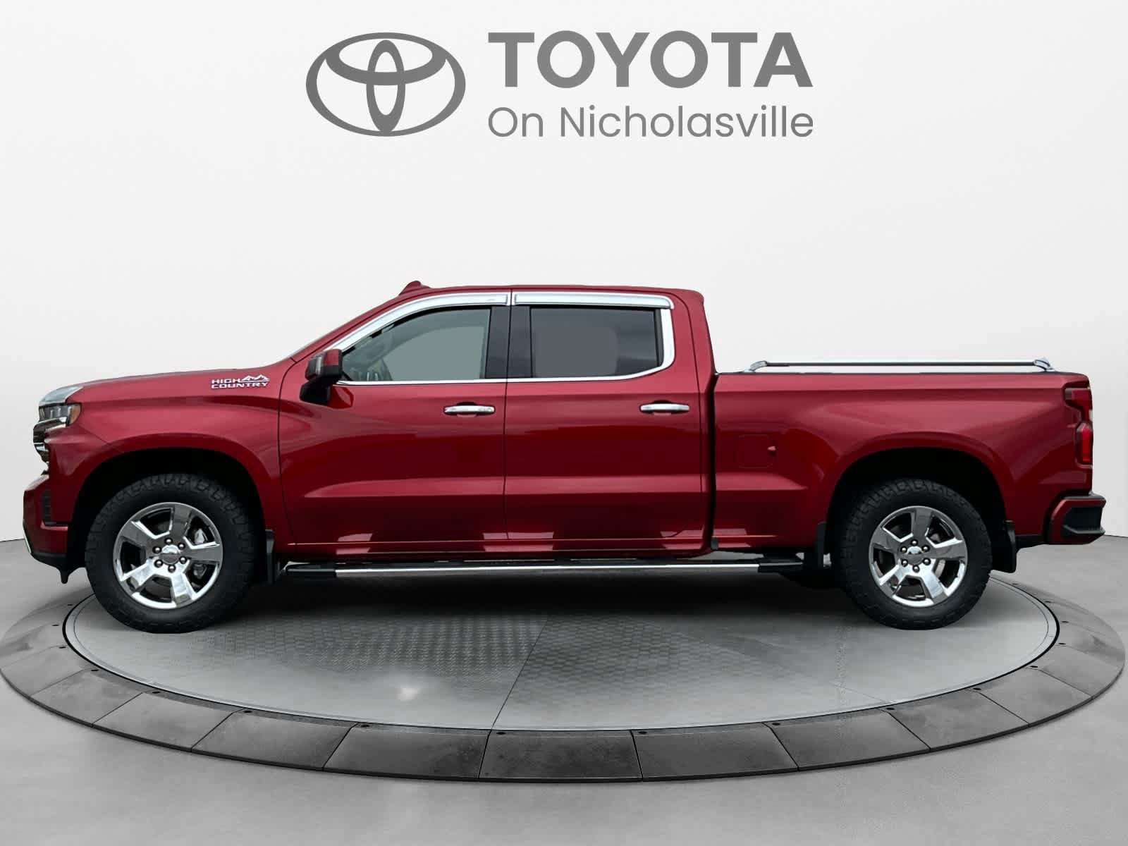 Used 2021 Chevrolet Silverado 1500 High Country w/ Technology Package AWD/4WD image 2