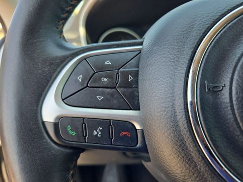 Used 2017 Jeep Compass Latitude w/ Popular Equipment Group FWD image 23