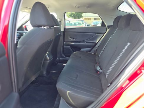 Certified 2022 Hyundai Elantra SEL FWD image 15