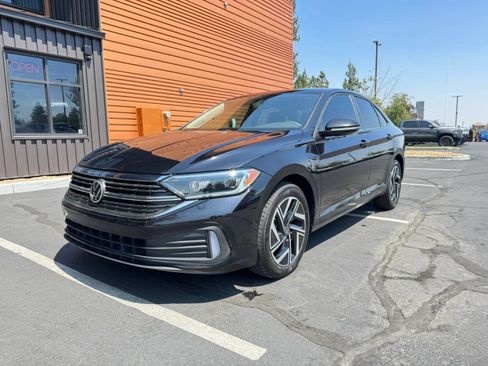 Used 2022 Volkswagen Jetta SEL FWD image 1